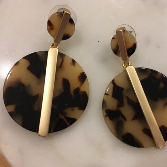 C&C 14K Gold + Tortoise Patterned Earrings - Picture 8 of 9